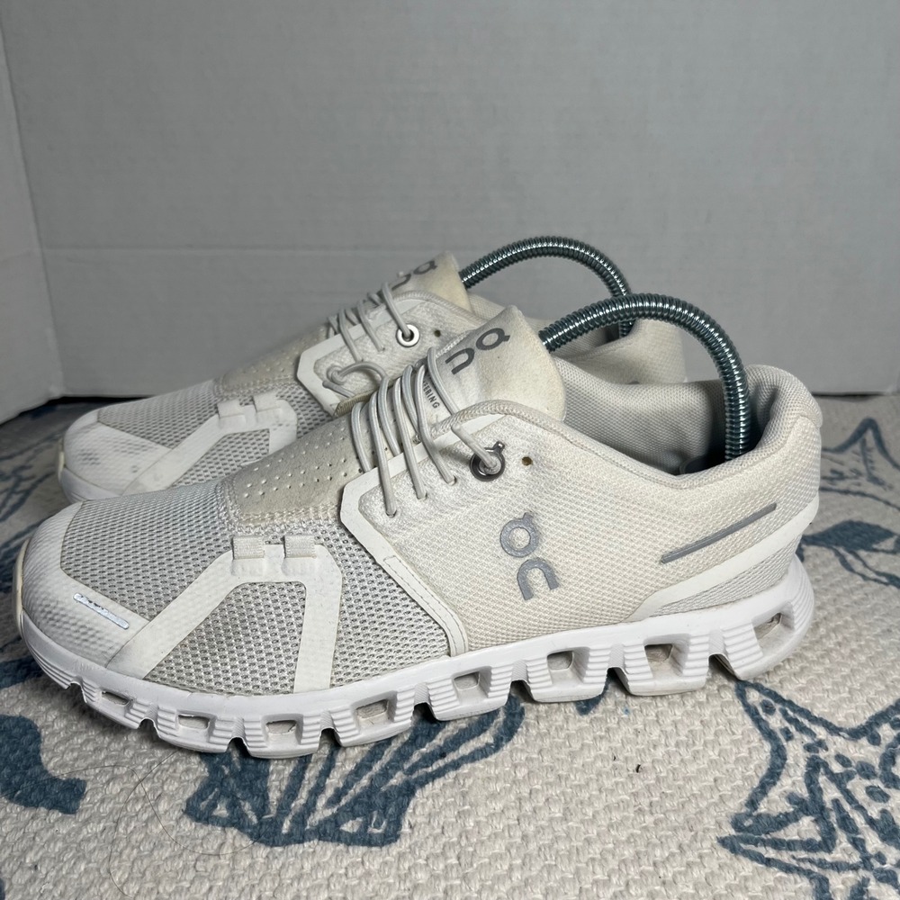 On Cloud 5 Women Running Shoes All White Size 6.5 no insoles